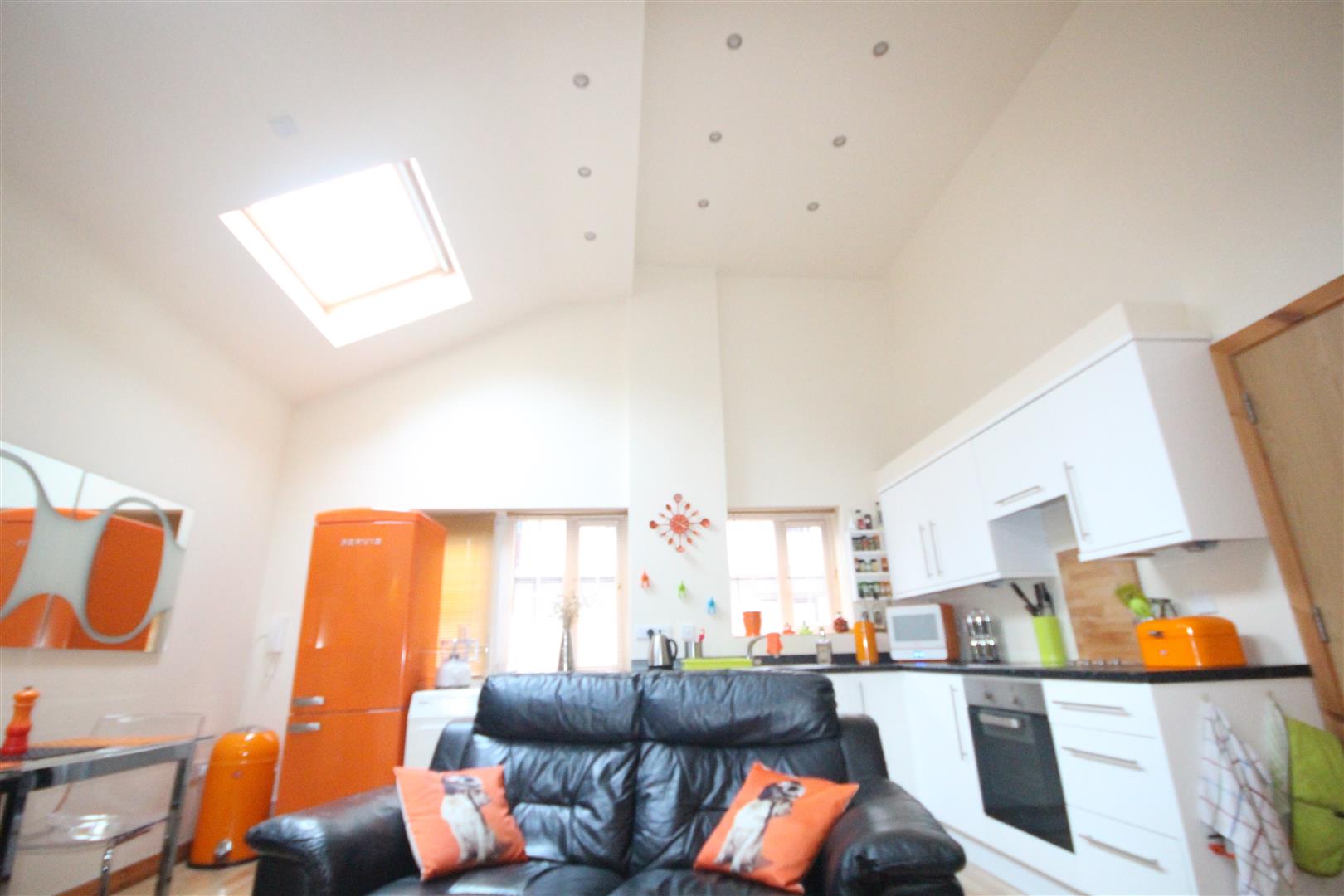 2 bedroom flat To Let in Colne - IMG_5426.jpg